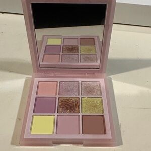 HUDA BEAUTY Pastels Rose Palette - Soft Pink and Purple